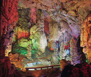 武汉、天然氧吧神农架、道教名山武当山双飞六日游