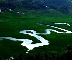 南宁、巴马长寿乡、德天瀑布、通灵大峡谷双飞六日游