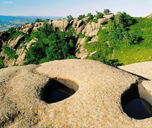 C线：赤峰贡格尔草原、达里湖、大青山冰臼群双卧四日游