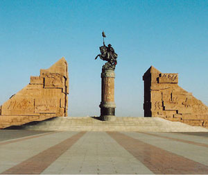 [特色]内蒙古辉腾锡勒大草原、神奇沙漠、成吉思汗陵、魅力青城双飞五日游