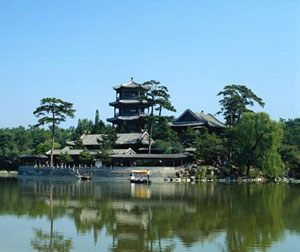 【特色】承德避暑山庄、塞罕坝国家森林公园、界河、百花坡、月亮湖、小布达