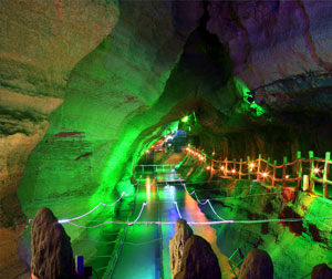 沂水地下大峡谷+萤光湖一日游