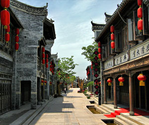 台儿庄运河古城、铁道游击队纪念园、微山湖红荷湿地两日游